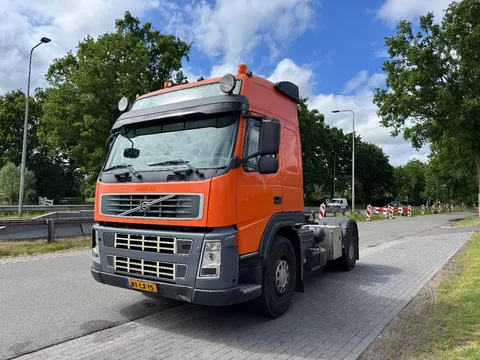 Volvo 340 FM Globetrotter