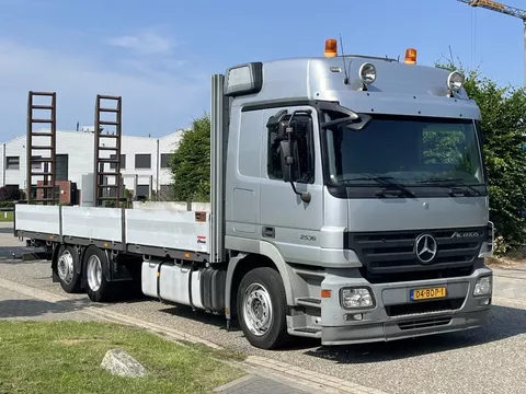 Mercedes-Benz Actros 2536 Actros 2536 / Oprijwagen / Machinetransporter / Euro5 / 3 pedalen / Full air