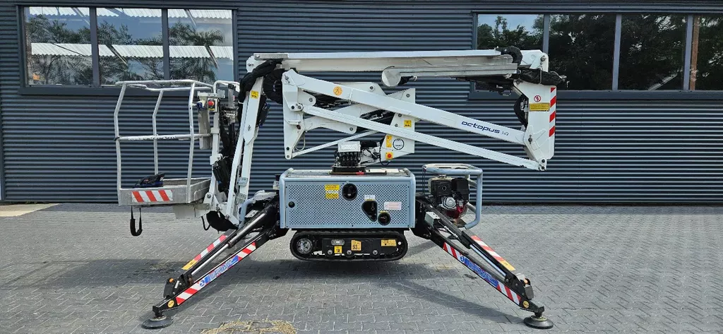 Hinowa OIL EN STEEL octopussy 14 spinhoogwerker