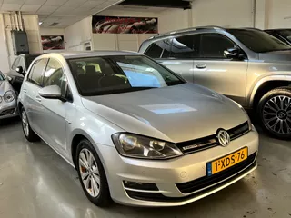 Volkswagen Golf 1.6 TDI Highline BlueMotion 5-Doors Navi PDC Climatronic