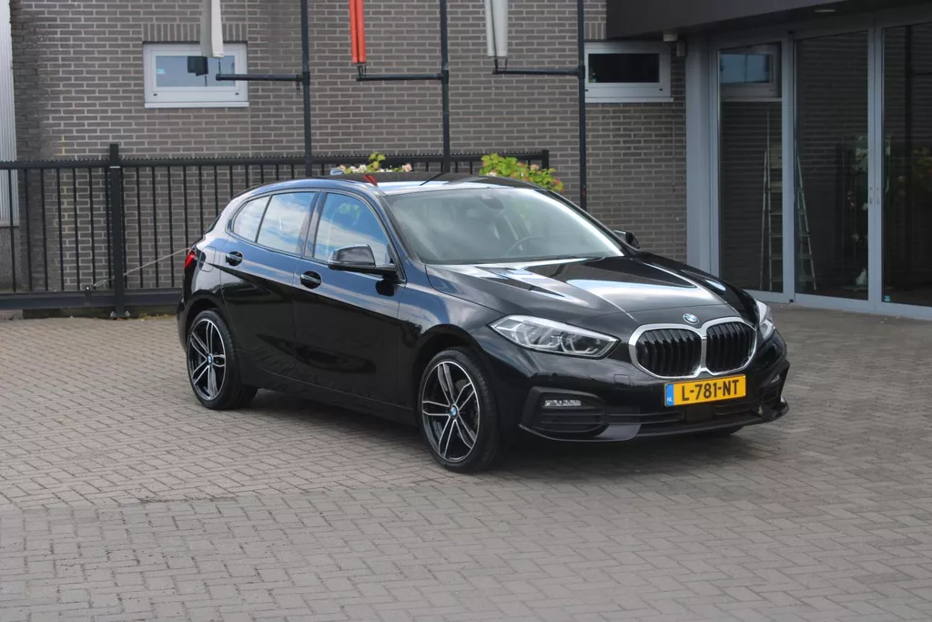 BMW 1-serie 116i Business Edition 18 inch/navi/Led/NL Auto