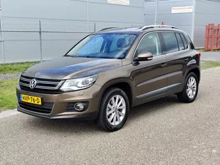 Volkswagen TIGUAN 1.4 TSI Sport&amp;Style Panorama dak , Xenon.