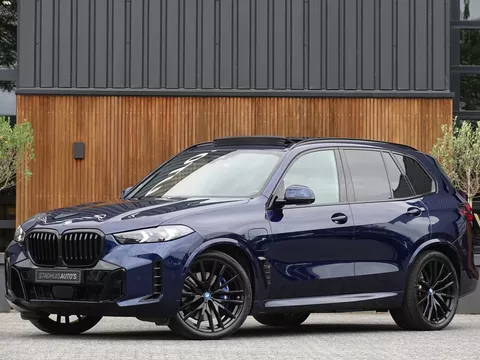 BMW X5 X5 50e X-drive 490PK / M- Individual / B&amp;W / Carbon / 2024