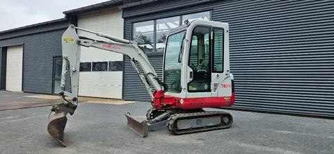 Takeuchi TB016
