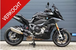 BMW S 1000 XR Triple Black | 2024 | 2900 km | Touring | Dynamic | LED verstralers | LED pakket | BTW voertuig