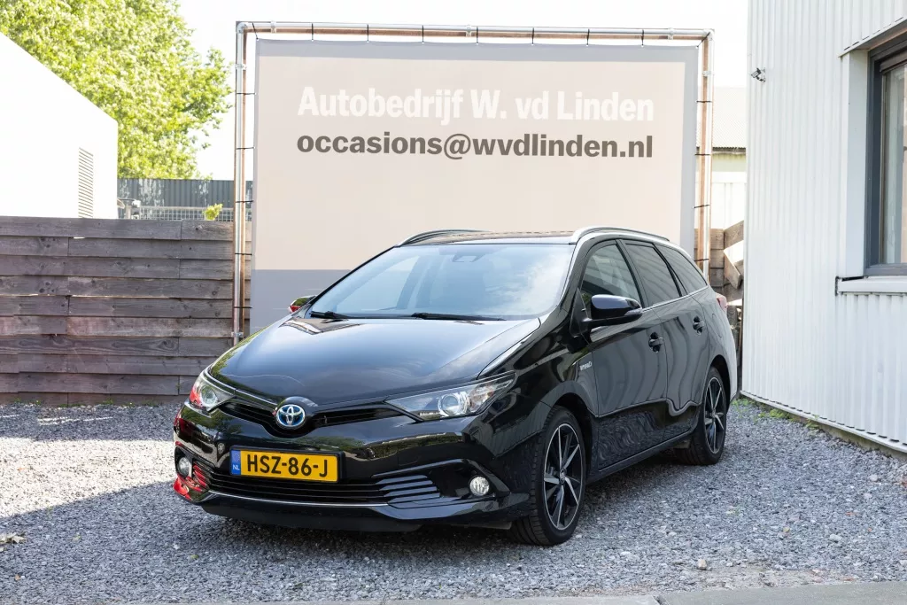 Toyota gereserveerd 1.8 Hybrid Black Ed.