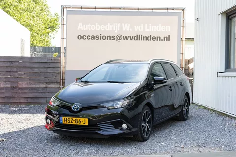 Toyota gereserveerd 1.8 Hybrid Black Ed.