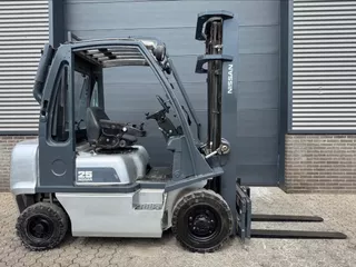 Nissan A250 2,5 ton diesel heftruck
