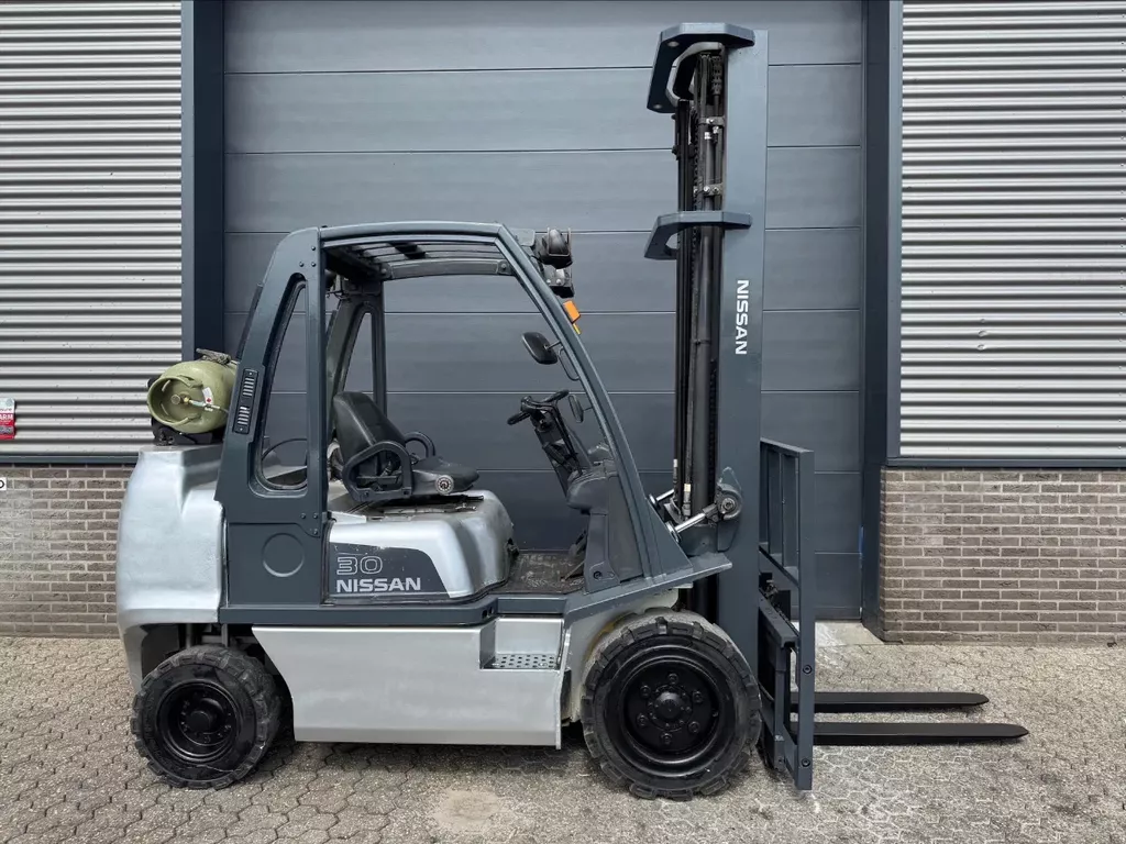 Nissan A30LQ 3 ton LPG heftruck