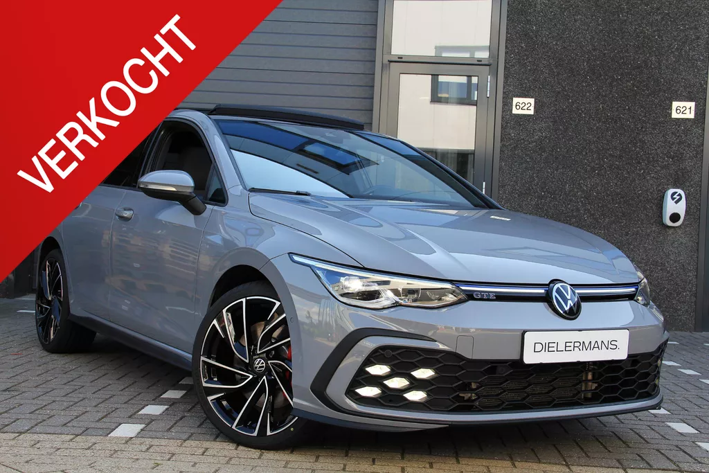 Volkswagen Golf 1.4 eHybrid GTE Panorama dak | 19' Adelaide velgen | Nardo Grey | Assistentie pakket | Winter pakket