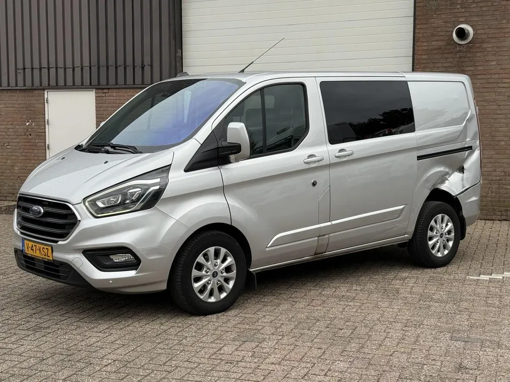 Ford Transit Custom 300 2.0 TDCI / Limited DC / Dubb cabine / Automaat / Navi / Camera / 2x schuifdeur / ACC / Airco Climate / L1H1 / LMV / APK / SCHADE