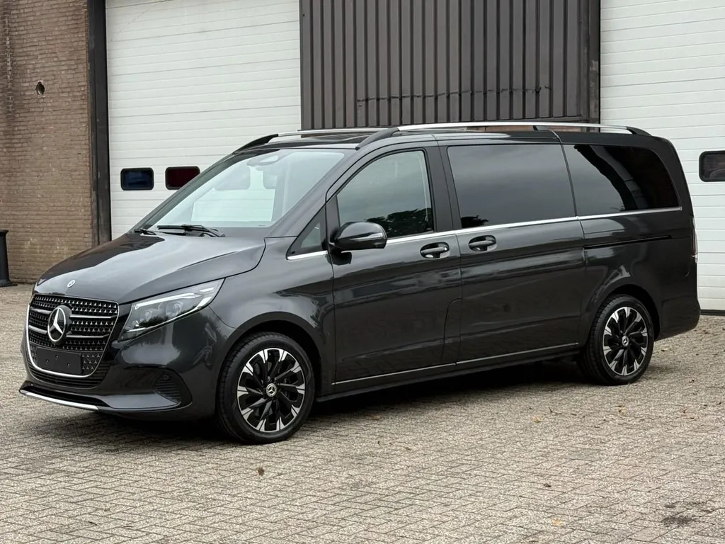 Mercedes-Benz V-Klasse V250 / 7 zitplaatsen / Leer / Avantgarde / 360 camera / Navi / LED / Afnb trekhaak