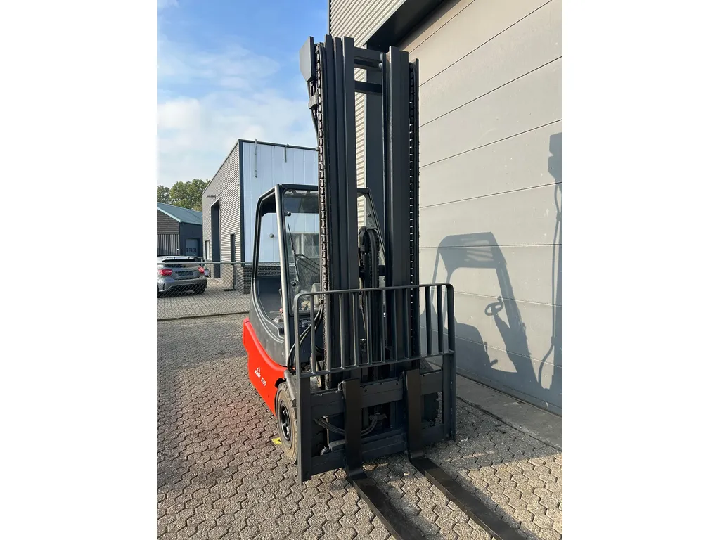 Linde E30 3 ton elektrische heftruck