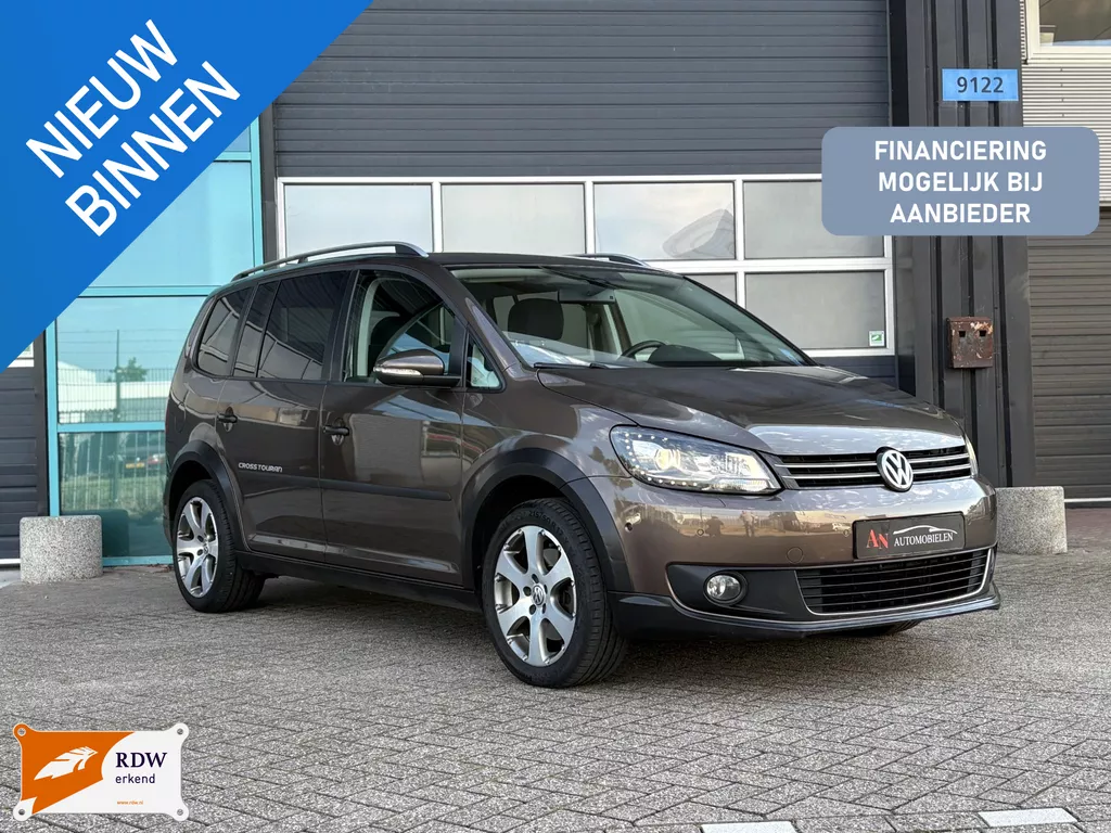 Volkswagen Touran 1.4 TSI Cross 7p.