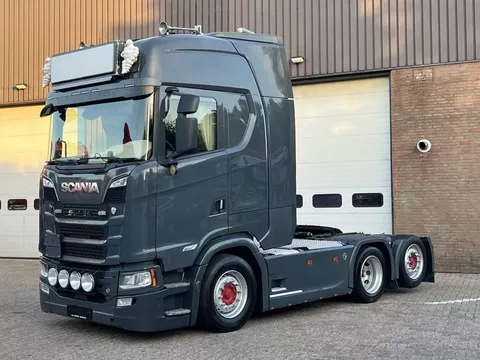 Scania S S650 V8 / Full air / Retarder / 315 WB / ADR EX/III + FL / New Smarttacho Gen2V2 / Leather / 9000kg frontaxle / Full spoiler