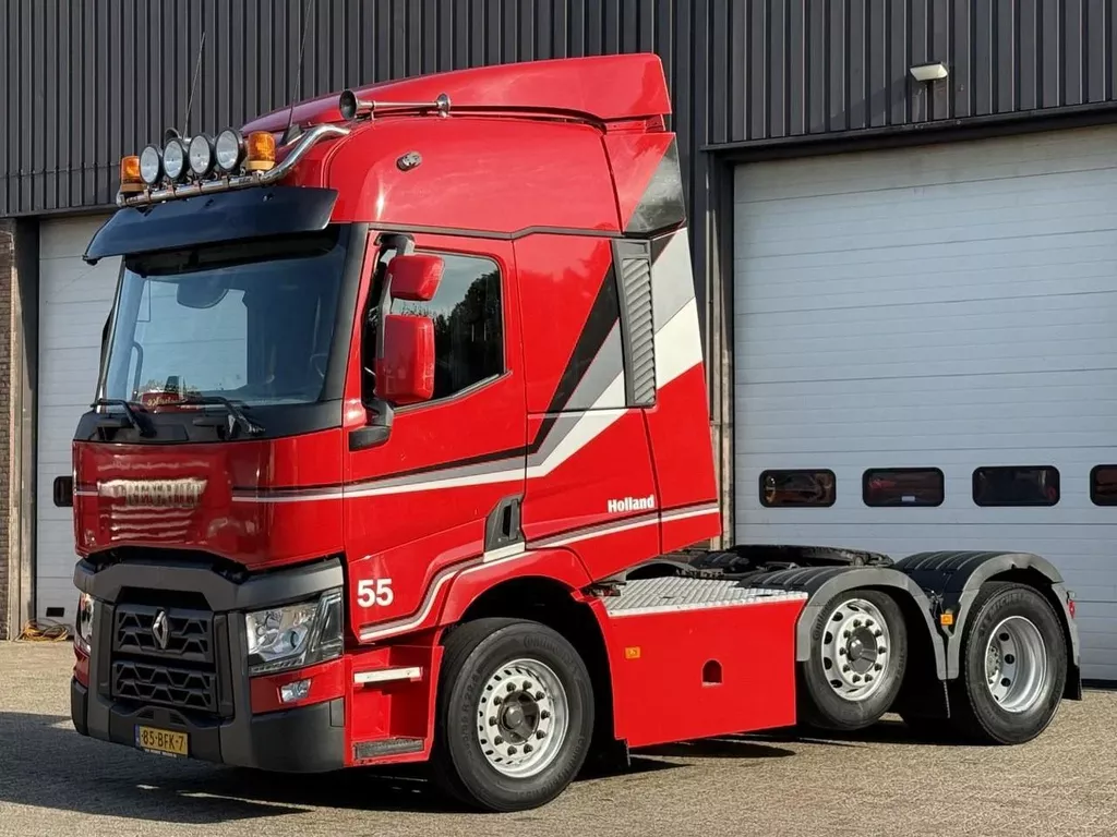 Renault T 430 / 6x2 / Euro6 / Only 779.696 km / 2 x steering axle / Leather / Full spoiler / New smarttacho Gen2V2 / NL Truck