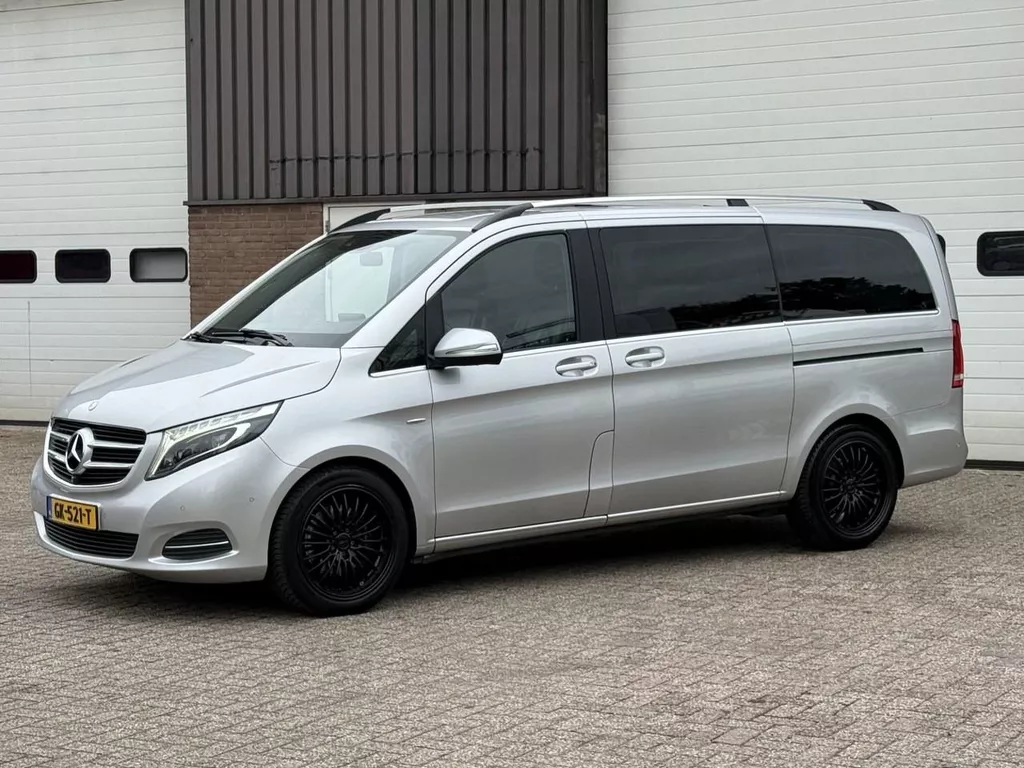 Mercedes-Benz V-Klasse V250 / 6 Persoons / VIP / Avantgarde / Memory / 360 camera / Navi / Clima / Leder / NAP / NL