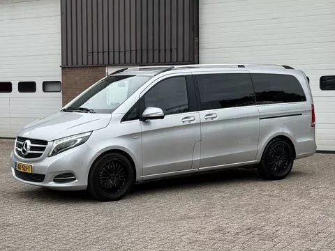 Mercedes-Benz V-Klasse V250 / 6 Persoons / VIP / Avantgarde / Memory / 360 camera / Navi / Clima / Leder / NAP / NL