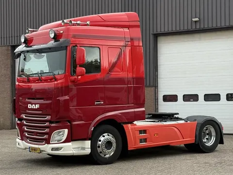 DAF XF 440 FT / Retarder / Intarder / 12-2017 / Only 707.766 km / New tacho Gen2V2 / Full spoiler / Leather / Navi / NLTruck